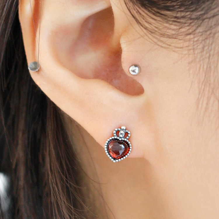 925 Silver Queen&#039;s Heart Gemstone Earrings